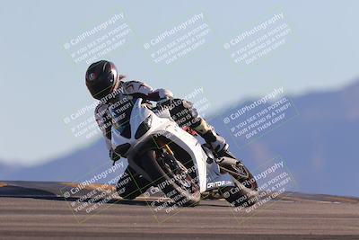 media/Nov-06-2023-Moto Forza (Mon) [[ce023d0744]]/3-Intermediate Group/Session 5 (Turn 9)/